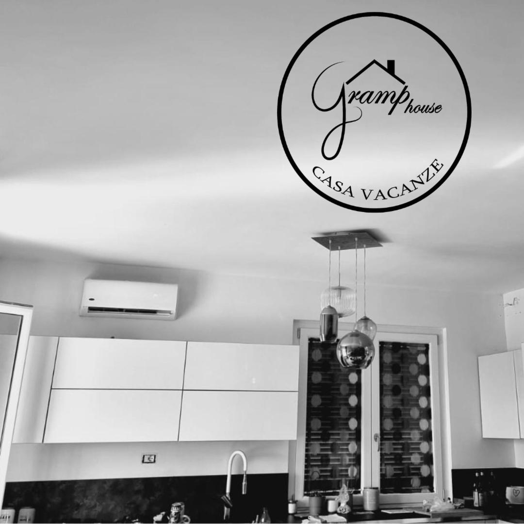 Gramp House Casa Vacanze Cellole Esterno foto